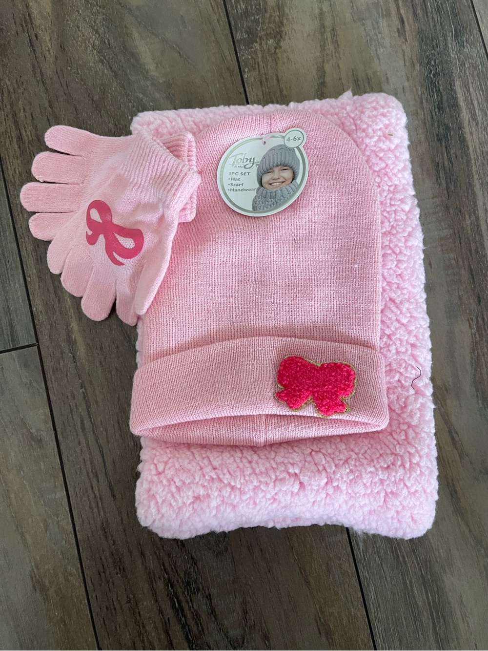Girls Pink Hat, Scarf & Gloves Set - Cozy Winter Accessory NWT size 4-6 years